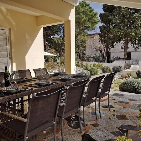 Vakantiehuis Holiday Ante - 30 M From Beach Ist