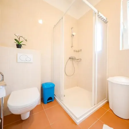 Vakantiehuis Holiday Ante - 30 M From Beach