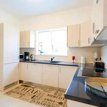 Vakantiehuis Holiday Ante - 30 M From Beach Ist