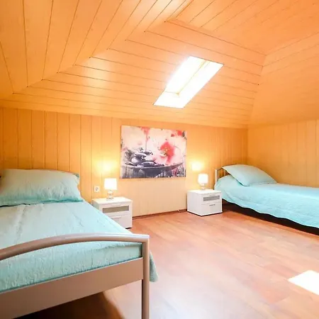 Holiday Ante - 30 M From Beach *