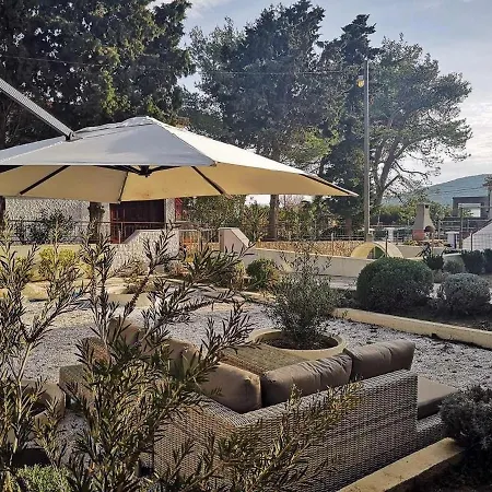 Vakantiehuis Holiday Ante - 30 M From Beach Ist