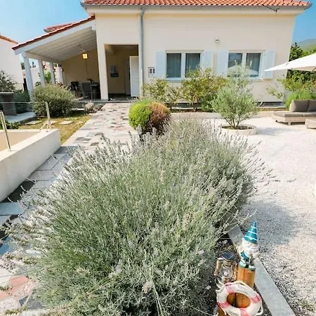 Holiday Ante - 30 M From Beach Tatil Evi *